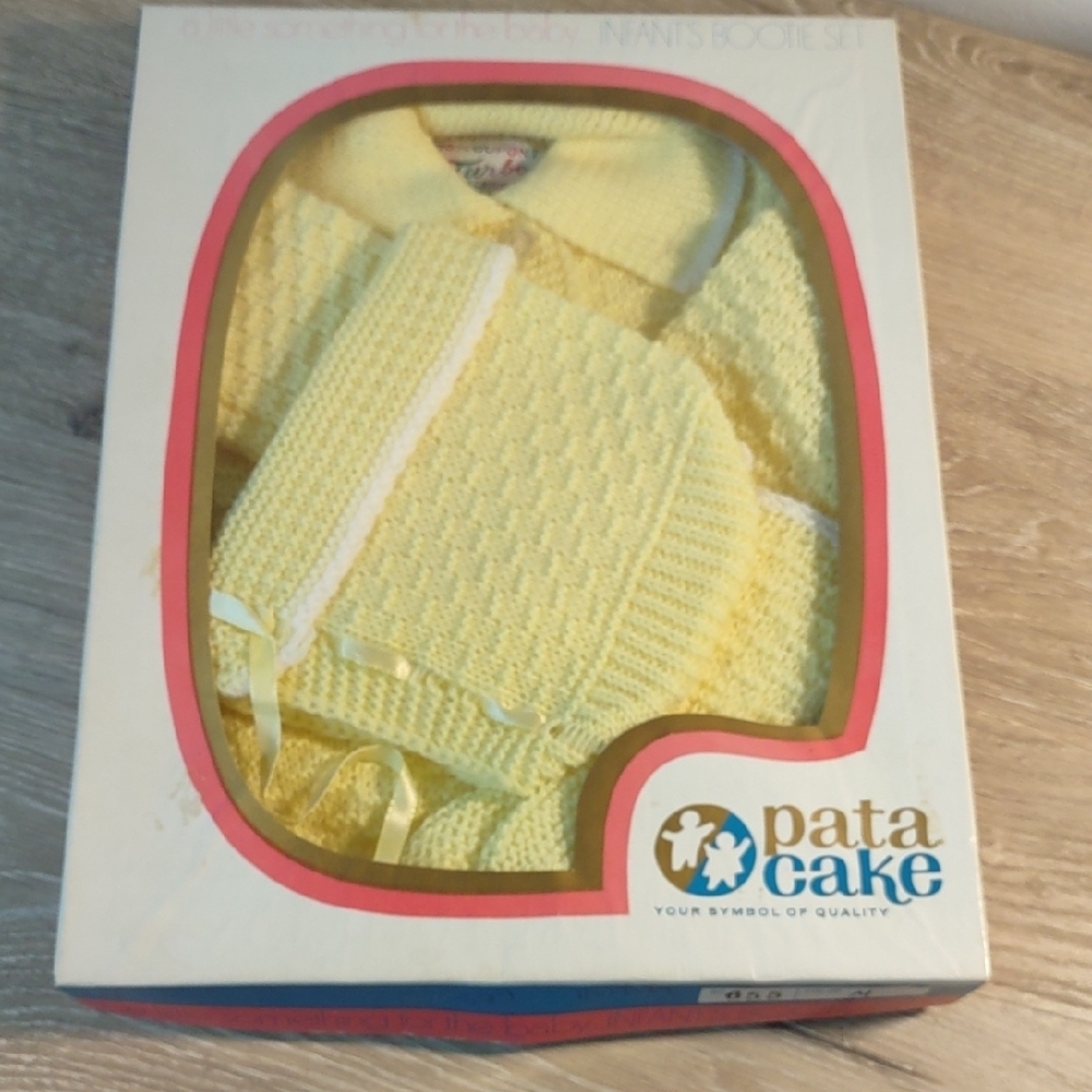 Vtg Pata Cake Yellow Infant's Bootie Set